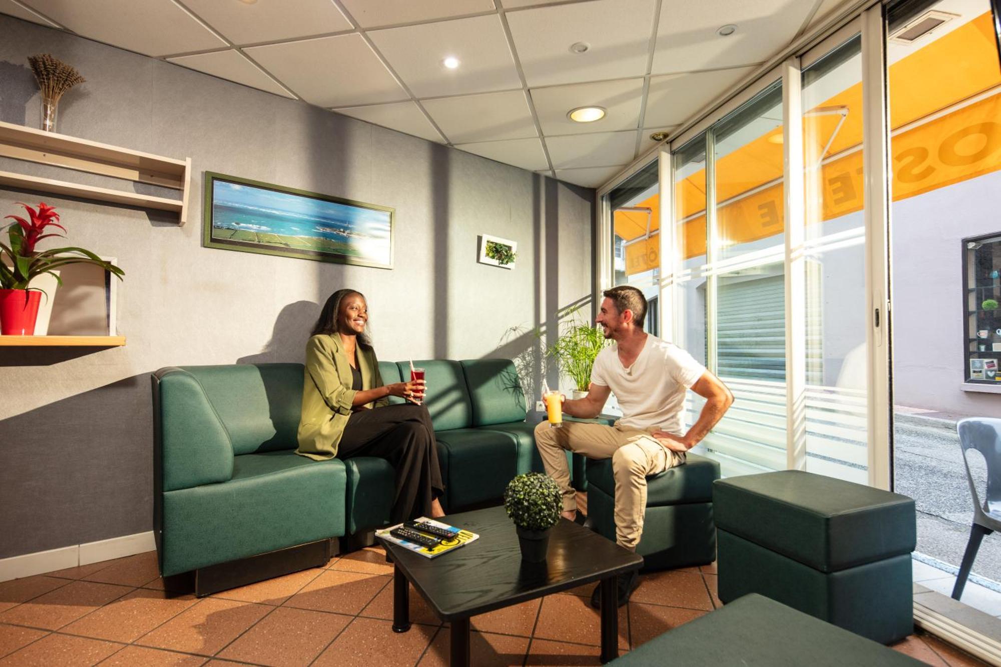 Hotel Compostelle Lourdes Exteriör bild